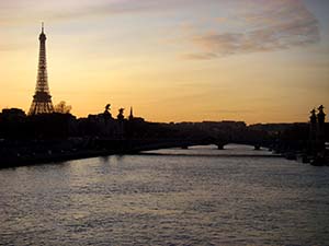 Coucher de soleil sur la Tour-Eiffel