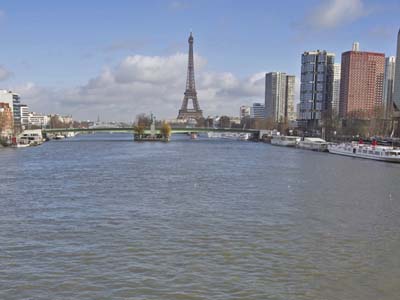 La Tour-Eiffel depuis le Pont Mirabeau