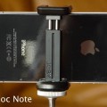 iPhone 4S disposé sur le support de pied photo Joby pour téléphone