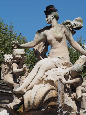 Détail d'une fontaine à Bordeaux