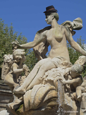 Détail d'une fontaine à Bordeaux